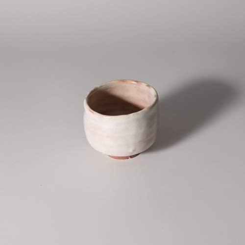 Чашка за саке Guinomi в дървена малка кутия от Keien Kaneta. Японски керамични Хагияки.
